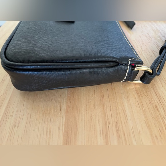 Dooney & Bourke leather crossbody. Color: Black - Picture 6 of 9